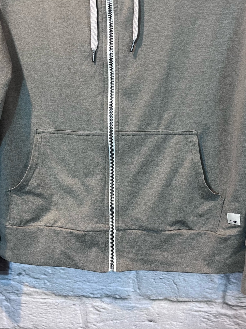 Vuori Women's Halo Performance Hoodie 2.0 Laurel Heather - Medium - Picture 4 of 10